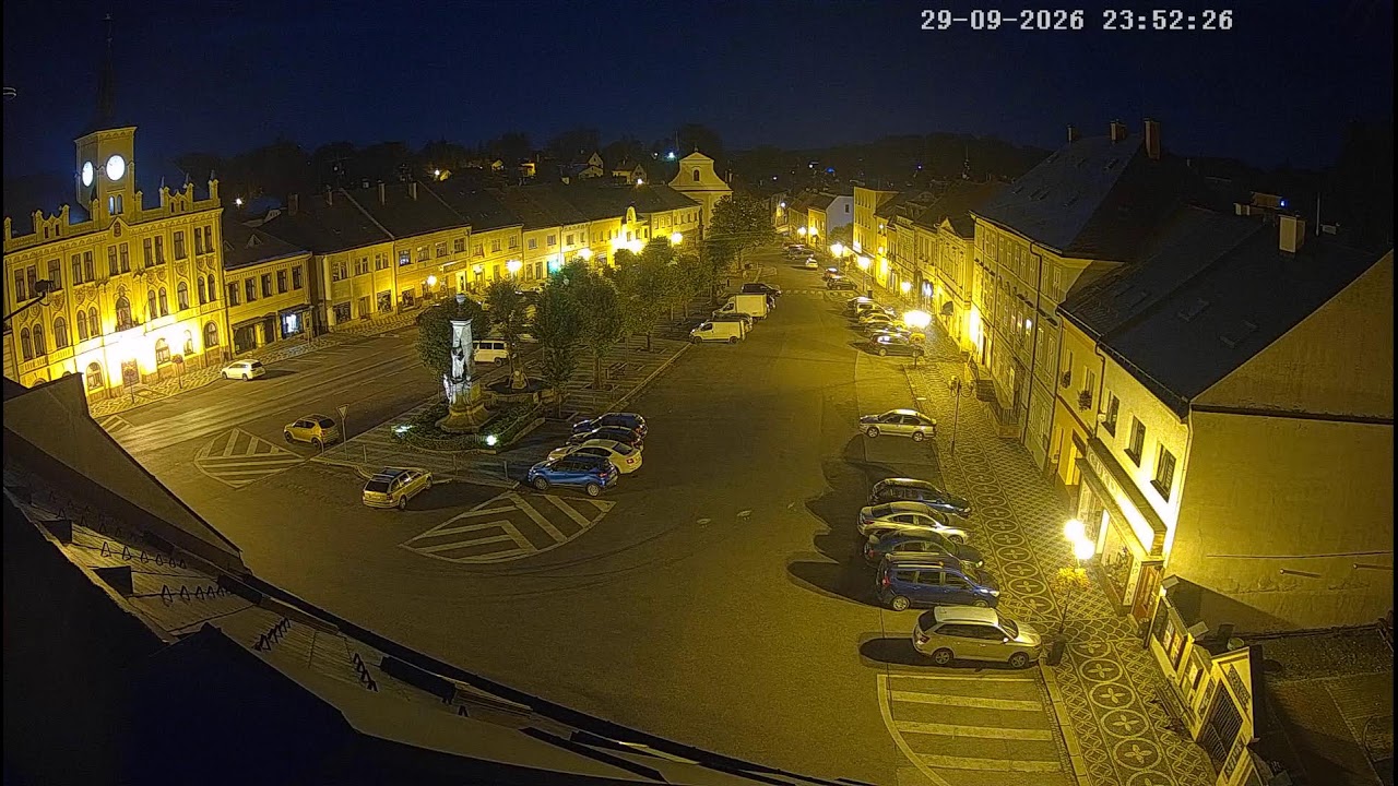 Lomnice nad Popelkou Husovo náměstí